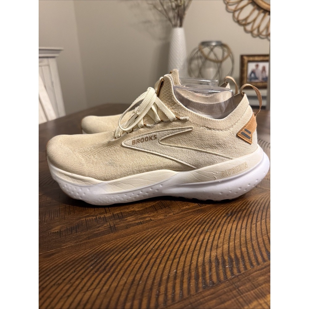 Brooks Women's Glycerin Stealthfit 21 Running Sneakers Size 8.5 Ivory/tan